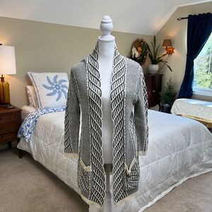 Modcloth Standout Standard Grey and White Cardigan Size XS / S